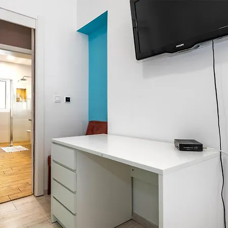 Lovely In Appartement Šibenik