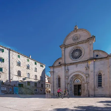 Appartamento Lovely In Šibenik