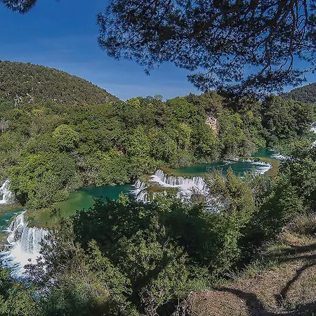 Lovely In 아파트 시베니크