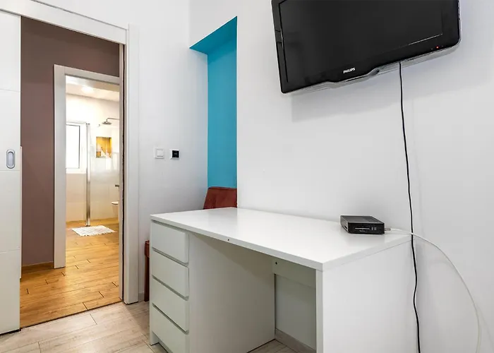 Lovely In 아파트 시베니크