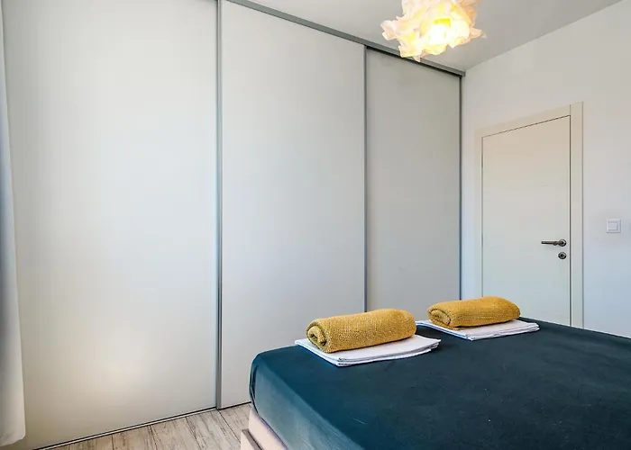 Lovely In 시베니크