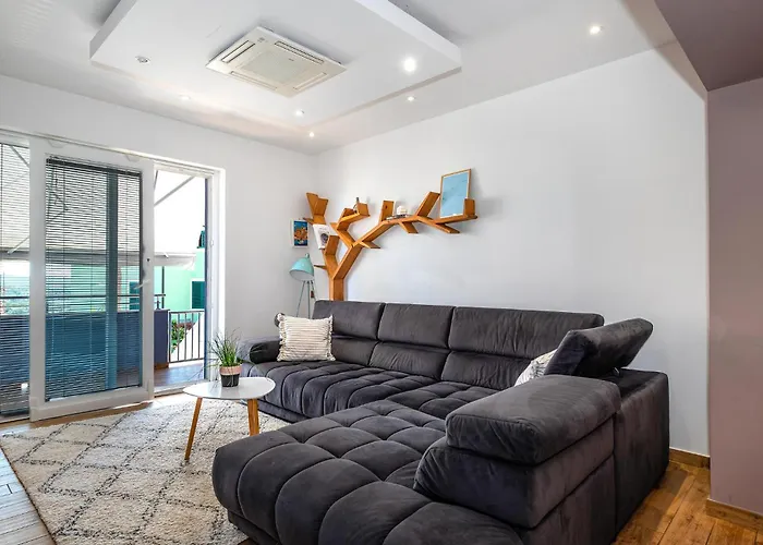 Διαμέρισμα Lovely In